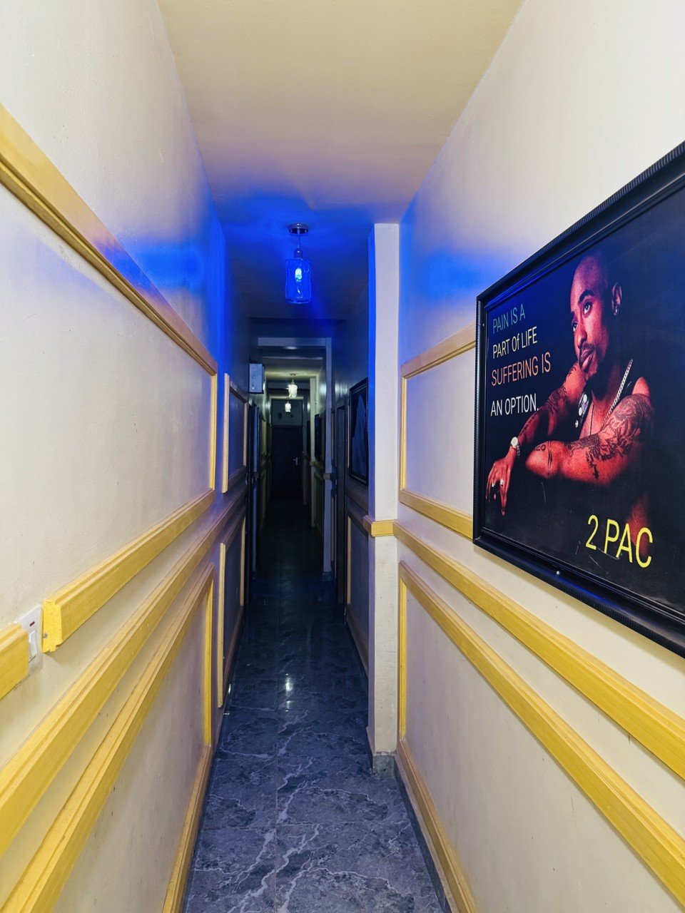 Hallways at Asfed Lounge & Suites — photograph 3